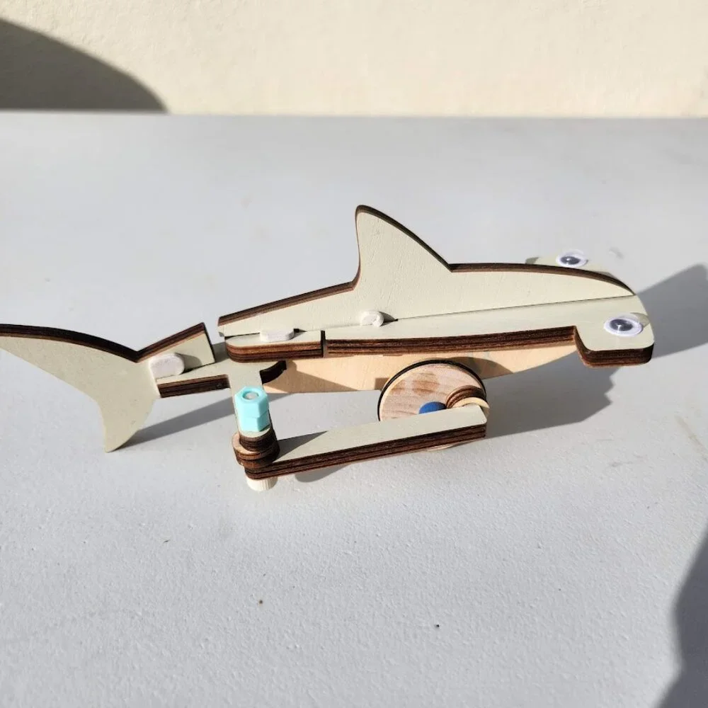 KiwiCo. Kiwi Co. Automata automaton Whale Hammerhead Shark Toy Rolling Biology